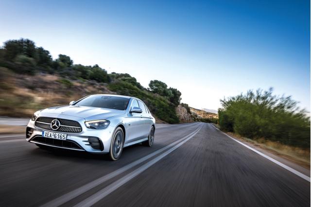 Mercedes-Benz E 300 e 320Ps